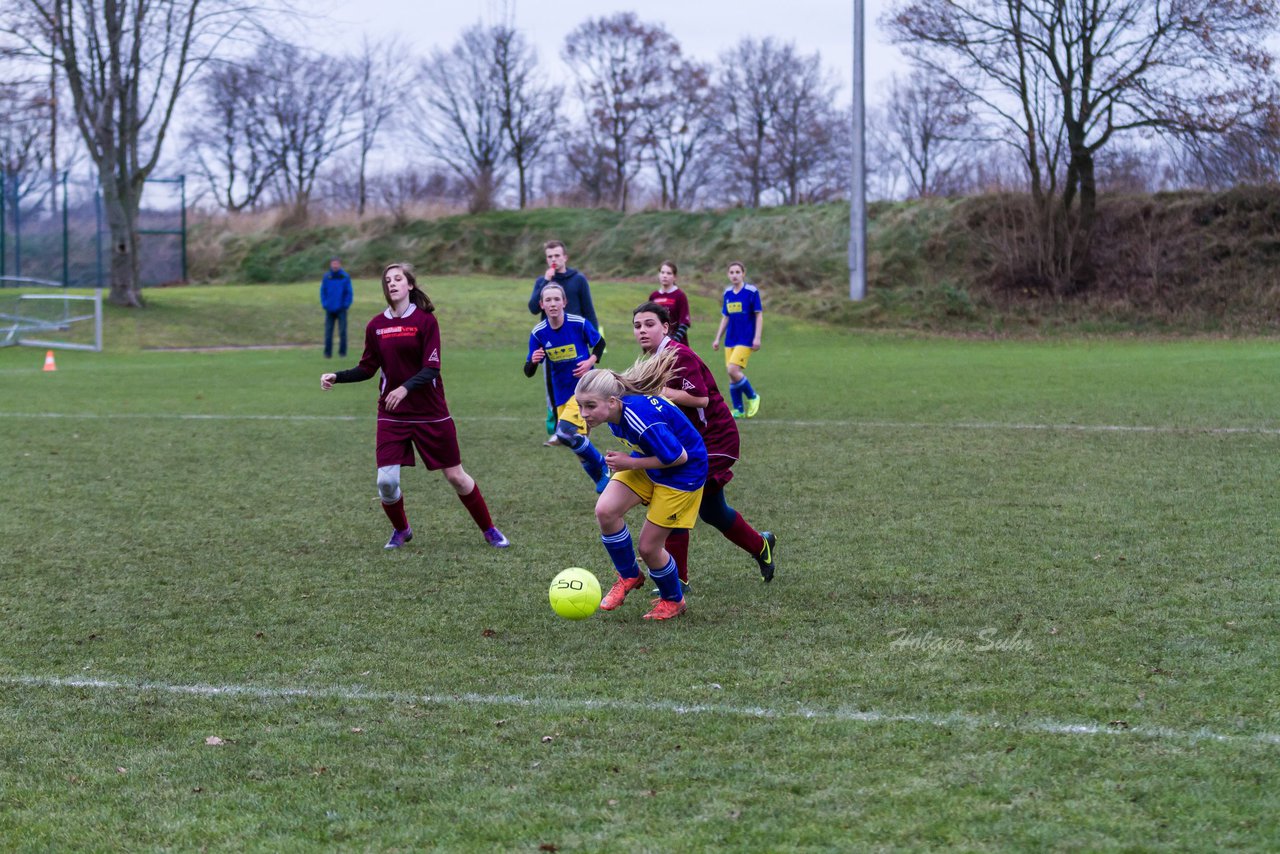 Bild 133 - B-Juniorinnen TSV Gnutz o.W. - SV Henstedt Ulzburg II : Ergebnis: ca. 5:0